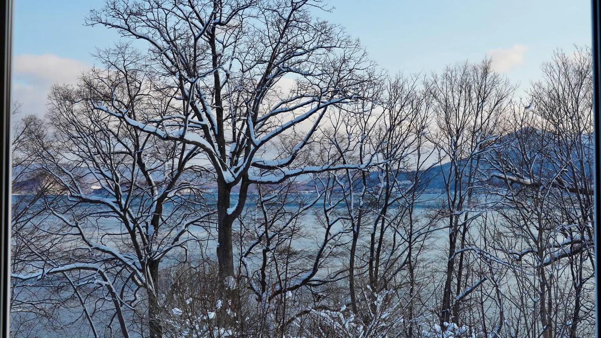 The Lobs, Lake Toya 